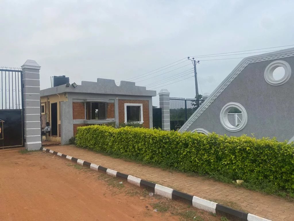Realty Point estate entrance